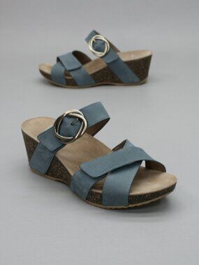Dansko 39 Ladies (8.5-9) Susie Blue Milled Nubuck Wedge Heels Hoop Loop Sandals